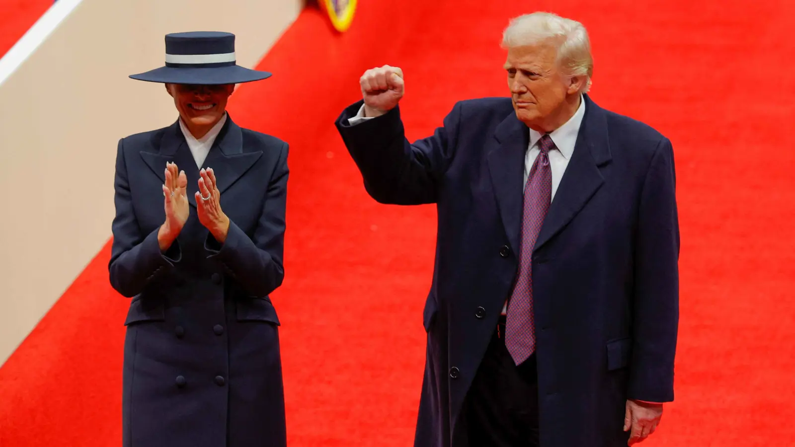 أشهرها "الزر الأحمر".. تفاصيل تعود إلى البيت الأبيض مع ترامب