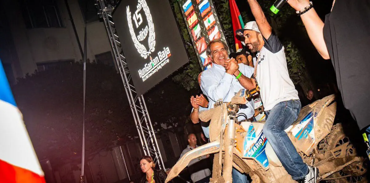 الإماراتي محمد البلوشي بطلًا للعالم في الدراجات النارية