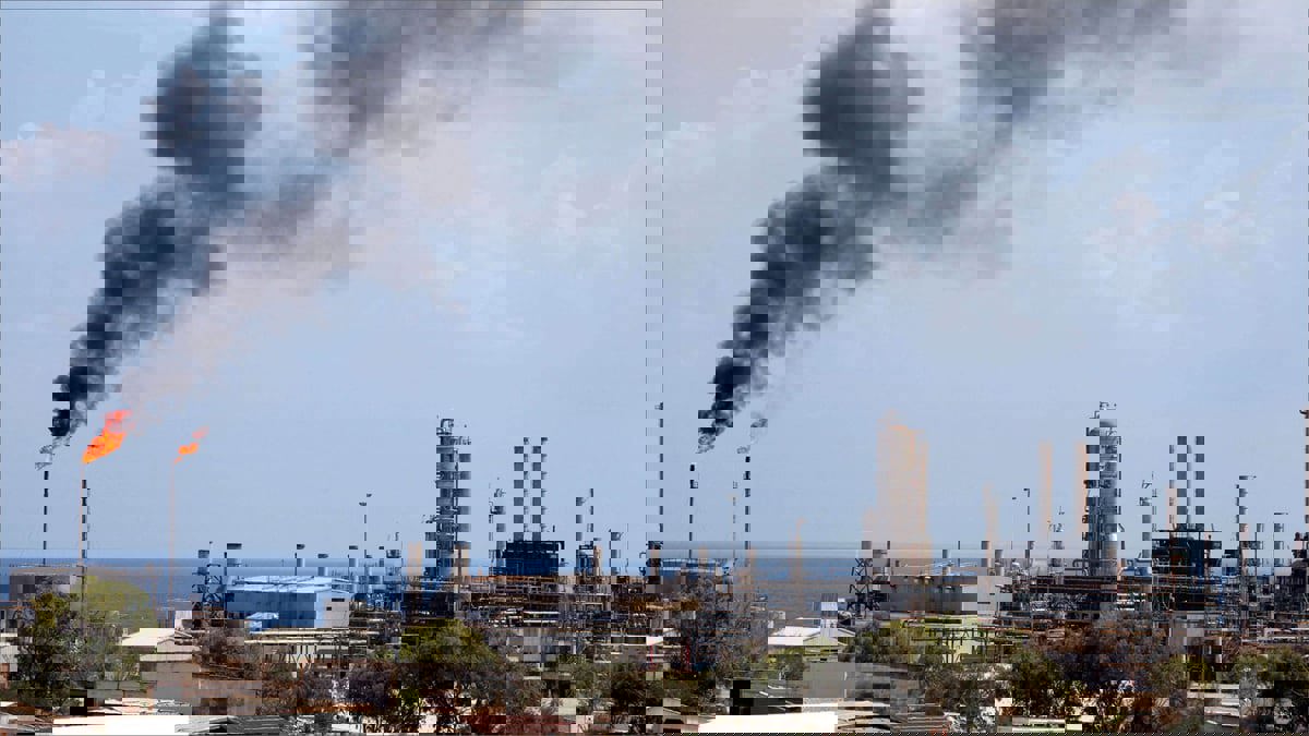 مؤسسة النفط الليبية: أضرار في مصفاة الزاوية بسبب الاشتباكات