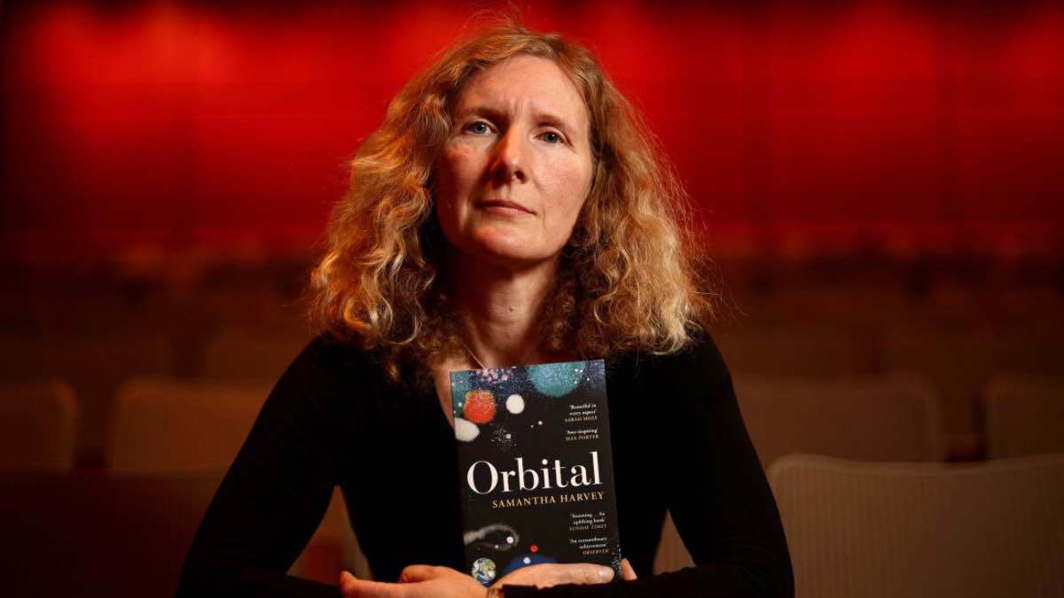 بعد "البوكر".. سامنثا هارفي تروي رحلتها الأدبية إلى الفضاء