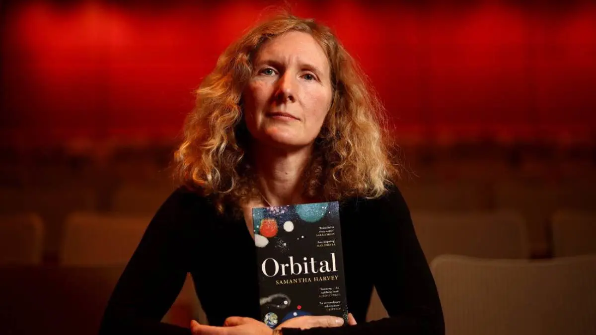 بعد "البوكر".. سامنثا هارفي تروي رحلتها الأدبية إلى الفضاء