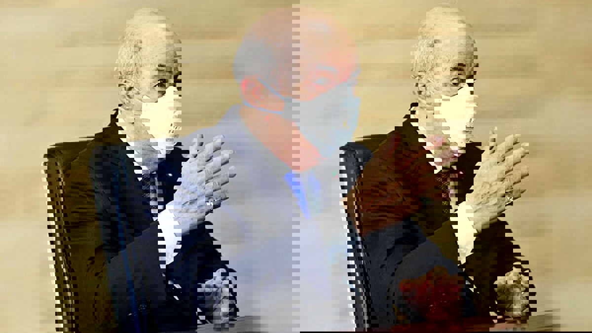 الرئيس الجزائري عبد المجيد تبون يوقع على الدستور‎ الجديد