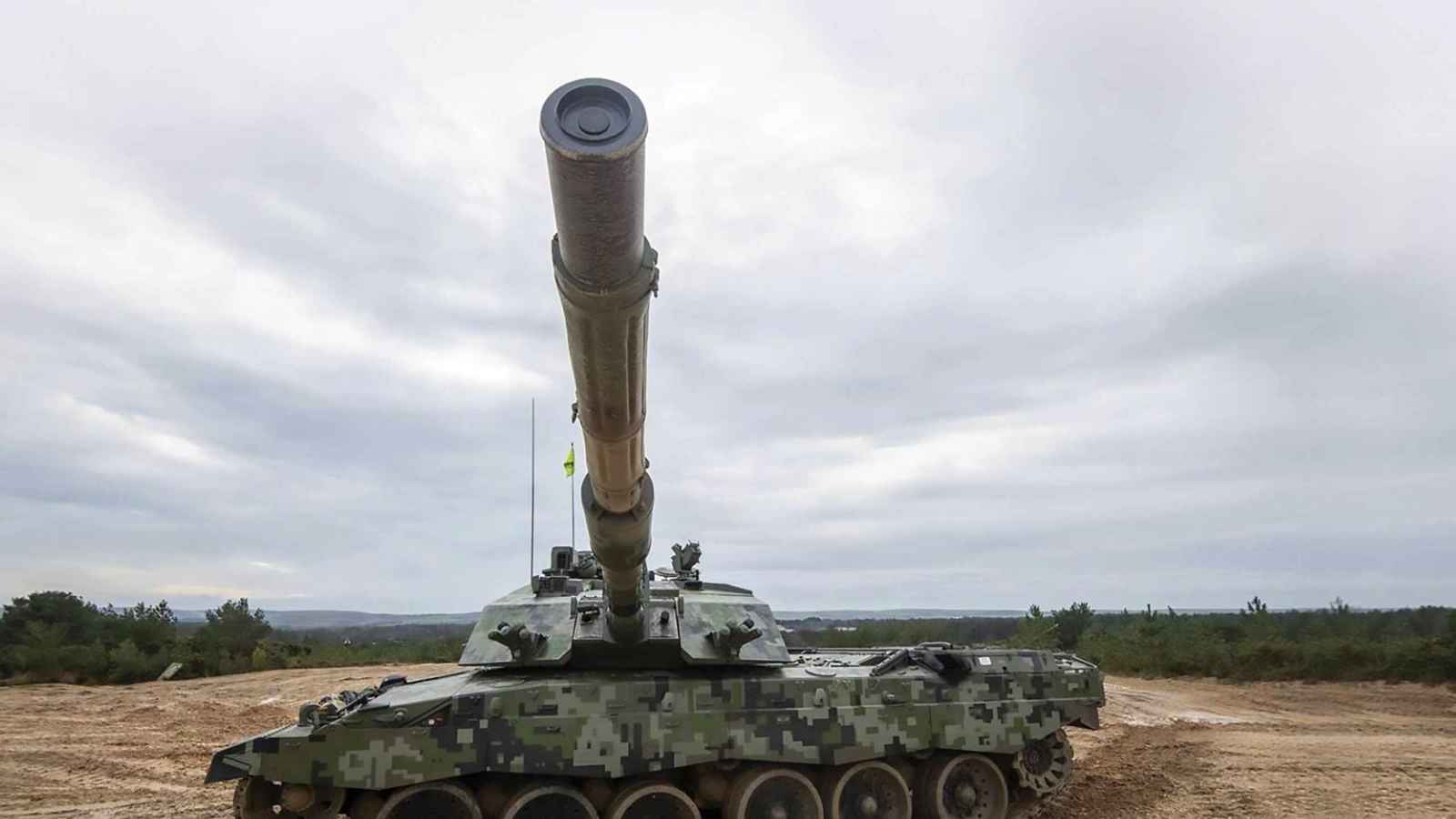 تجعل الشخص "غير مرئي".. تكنولوجيا صينية لتمويه الجنود