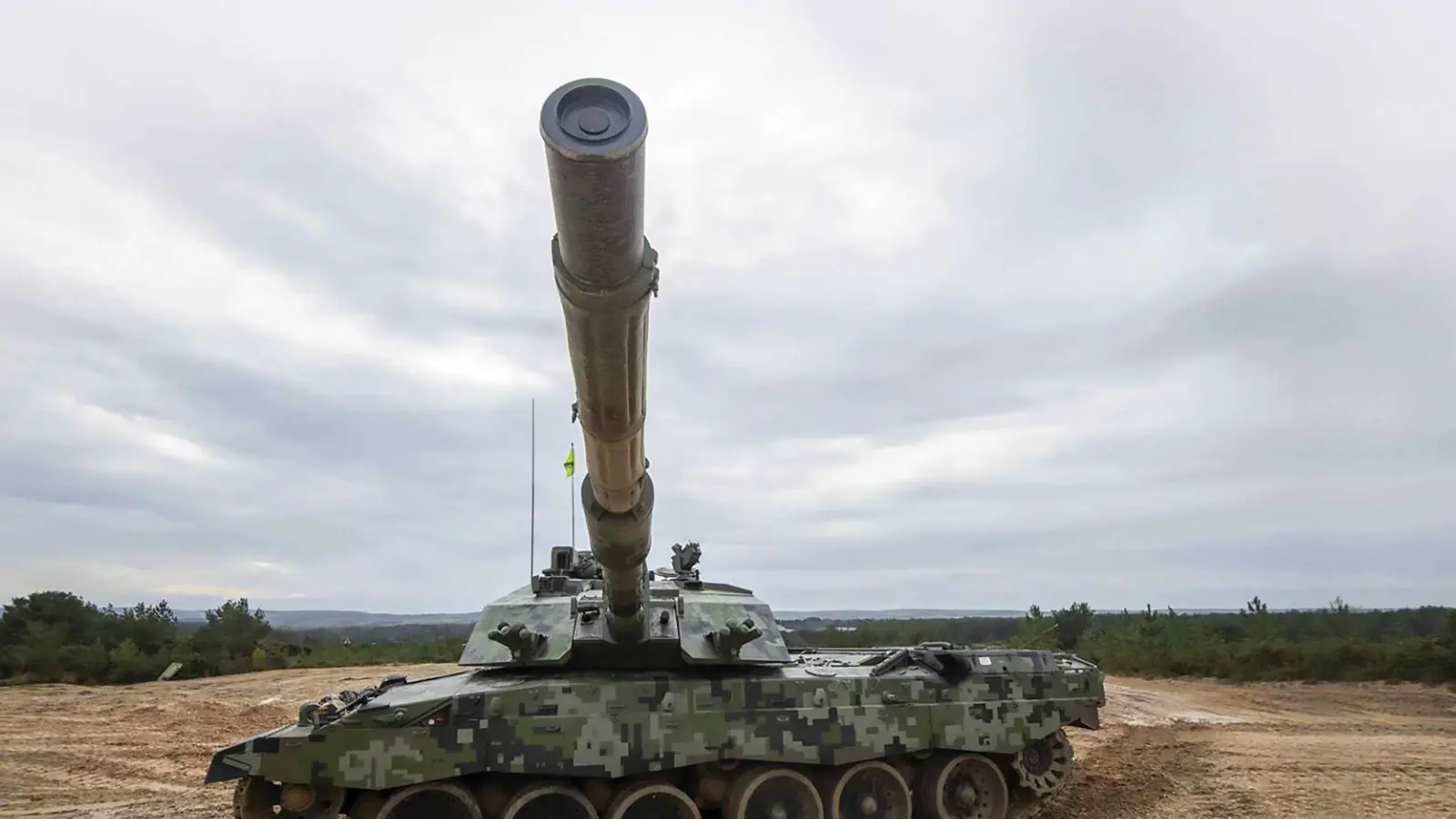 تجعل الشخص "غير مرئي".. تكنولوجيا صينية لتمويه الجنود