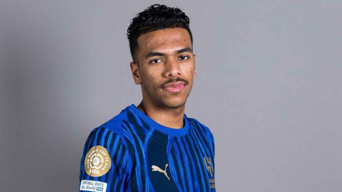 رقم ضخم جدا.. كم طلب الهلال لبيع مصعب الجوير إلى القادسية؟