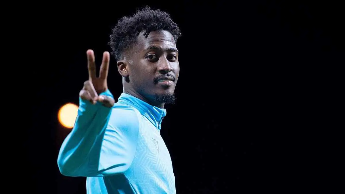 الأهلي والنصر يدخلان صراعا على مدافع المنتخب السعودي