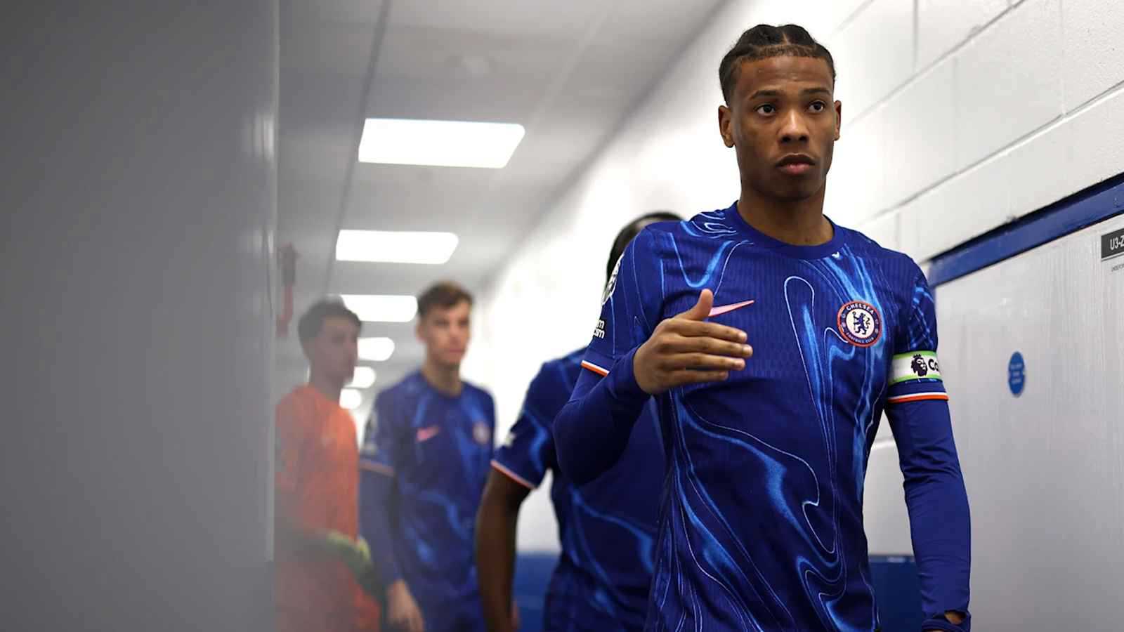 أغرب قصص الميركاتو.. لاعب ينضم لـ3 أندية في شهر (فيديو إرم)