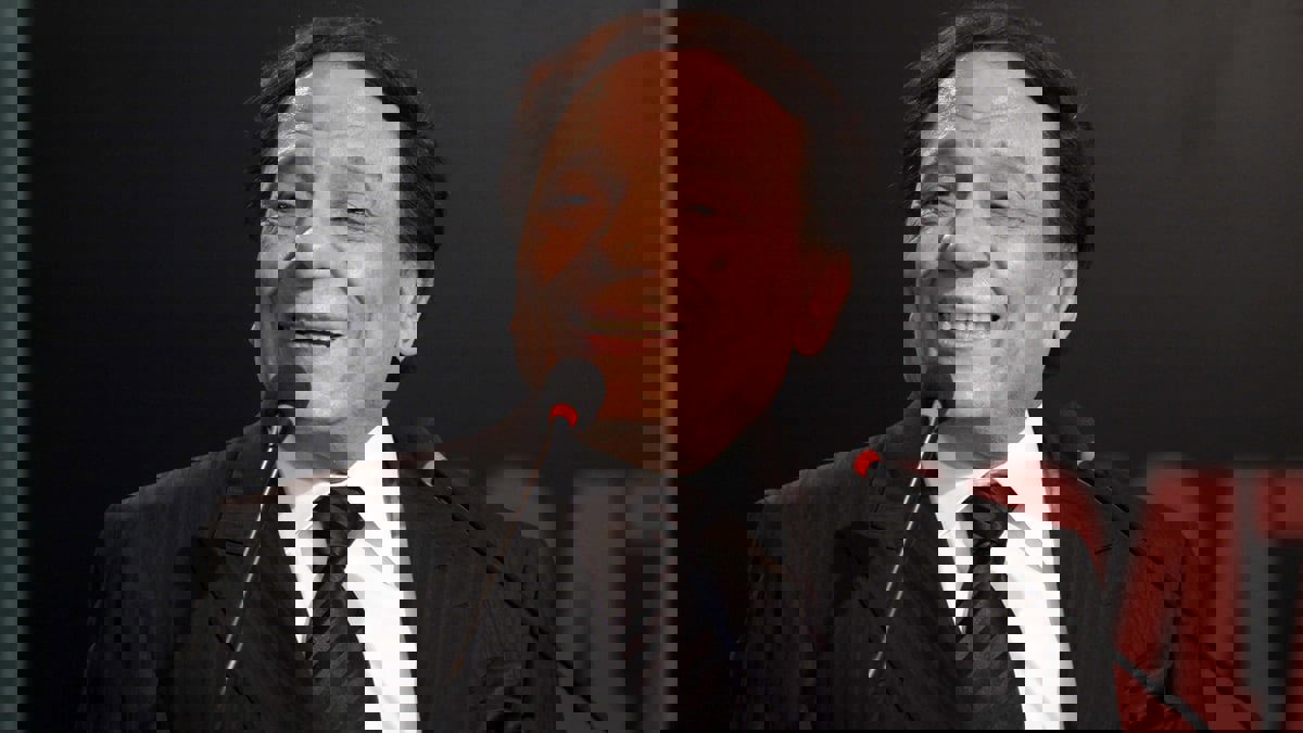 رامي إمام يكشف حقيقة إصابة الزعيم بفيروس كورونا