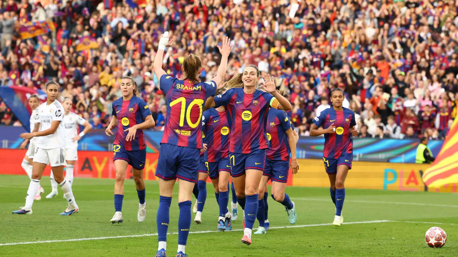 تفوق على مباريات الرجال.. كلاسيكو سيدات برشلونة وريال مدريد يحطم رقما قياسيا 