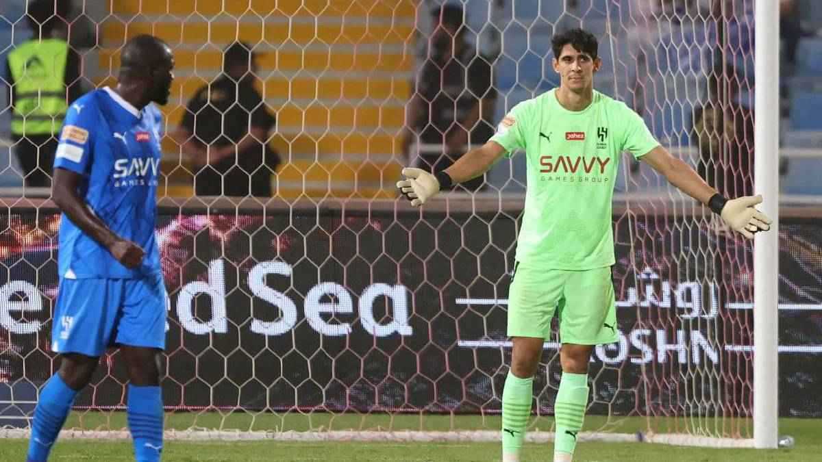 ياسين بونو يحرم فارغاس من تسجيل هدف تاريخي من ركلة ركنية (فيديو)