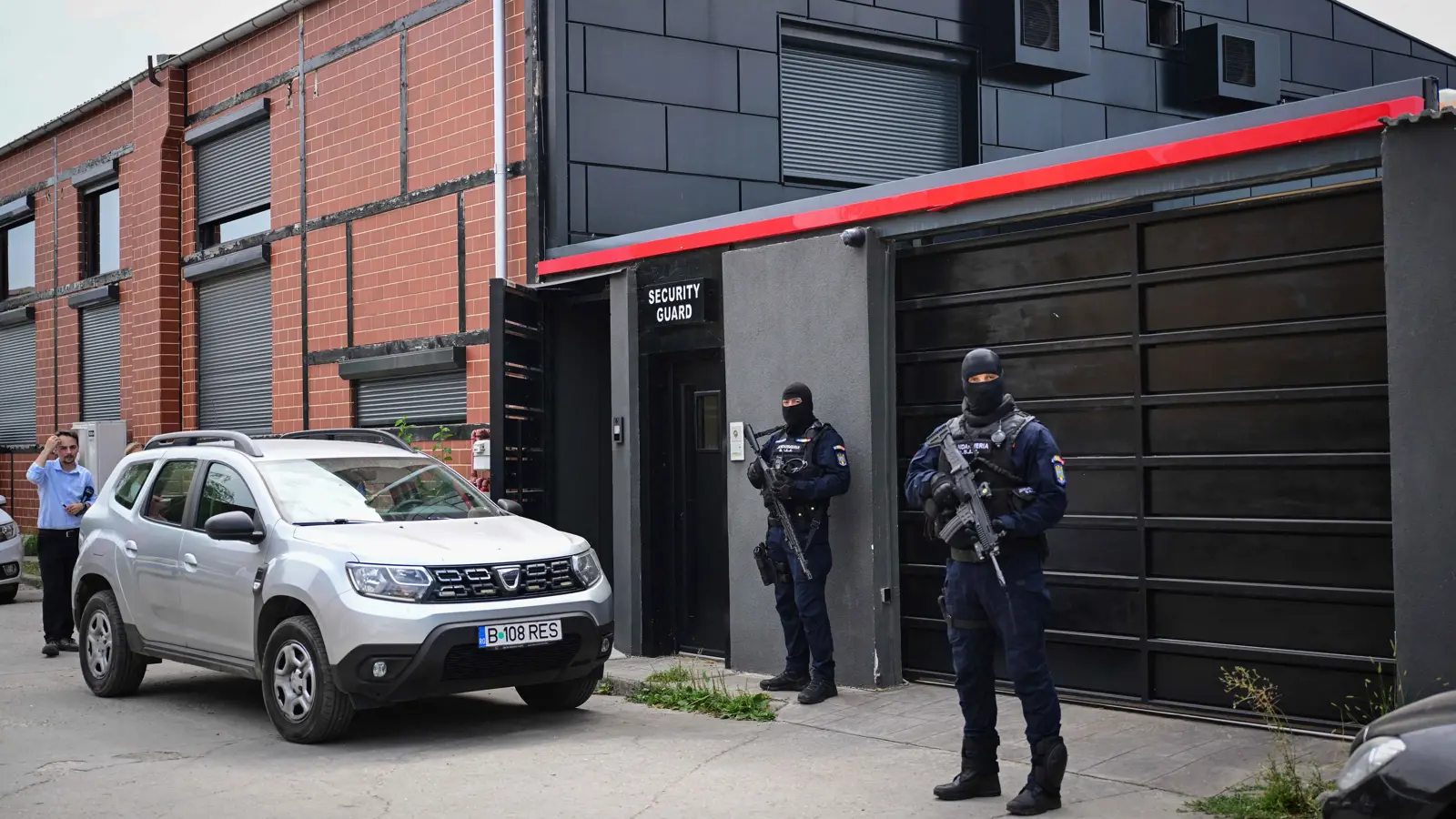 رومانيا.. اعتقال 6 أشخاص بتهمة الخيانة والتواصل مع روسيا