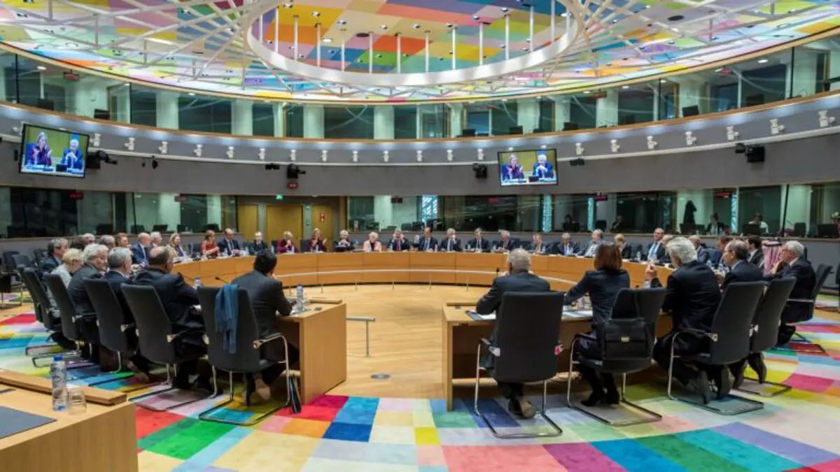 فيفي عبده توضح حقيقة تدريسها الرقص الشرقي في السعودية