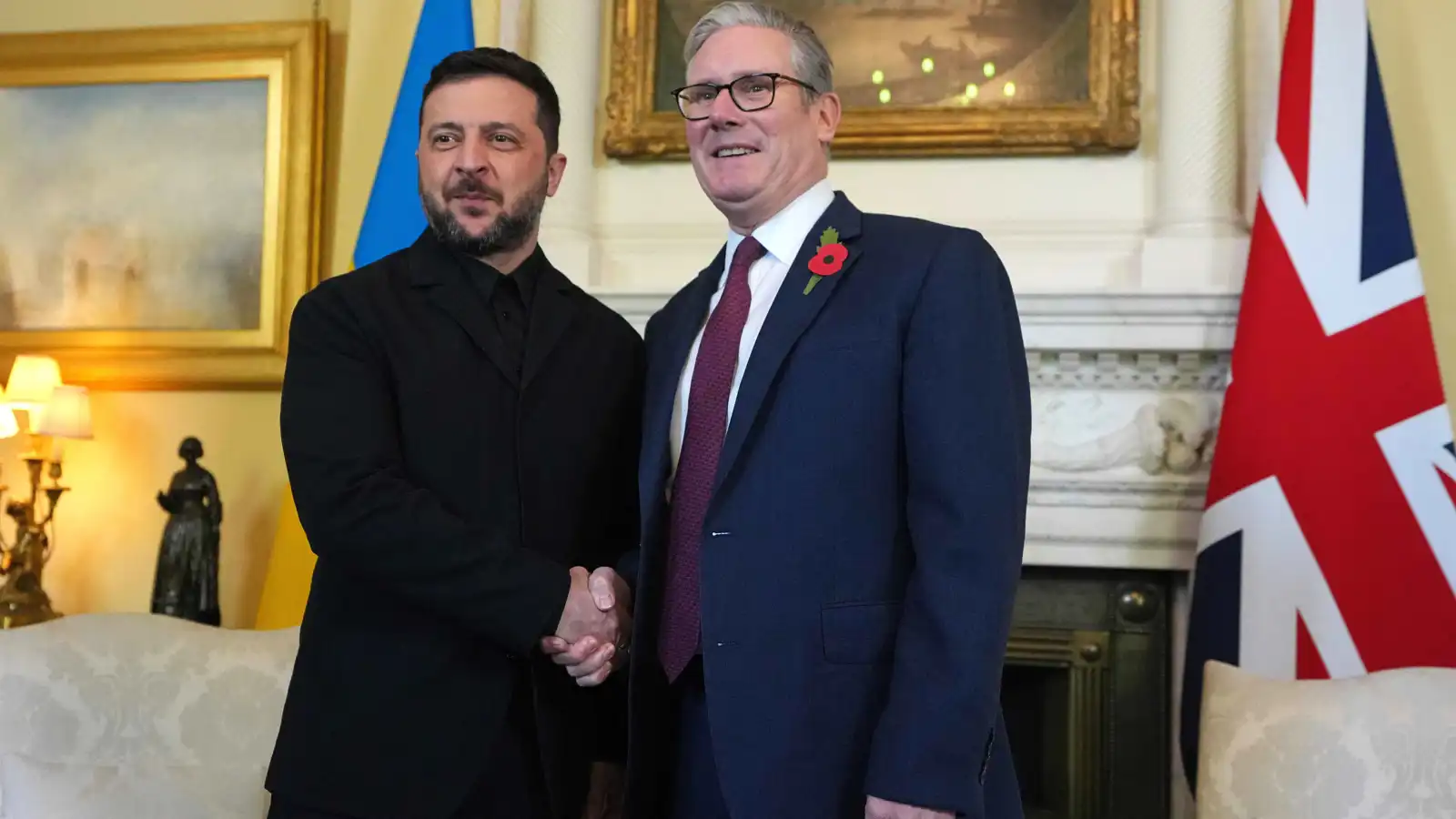 ستارمر يدعو إلى تعزيز قدرات أوكرانيا "بعيدة المدى"