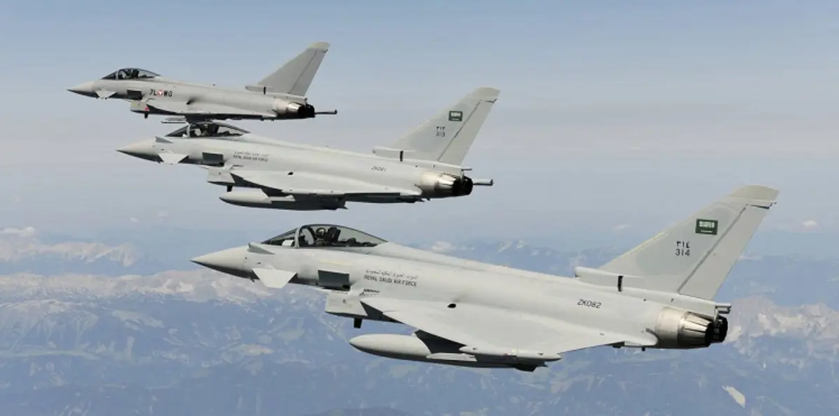 40 غارة جوية تستهدف الحوثيين وقوات صالح قرب باب المندب