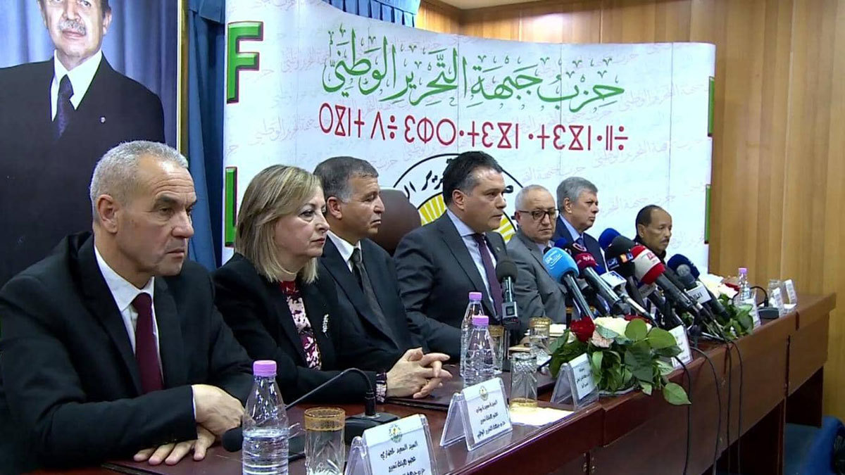 الجزائر.. صراع أجنحة يعمق أزمة حزب بوتفليقة