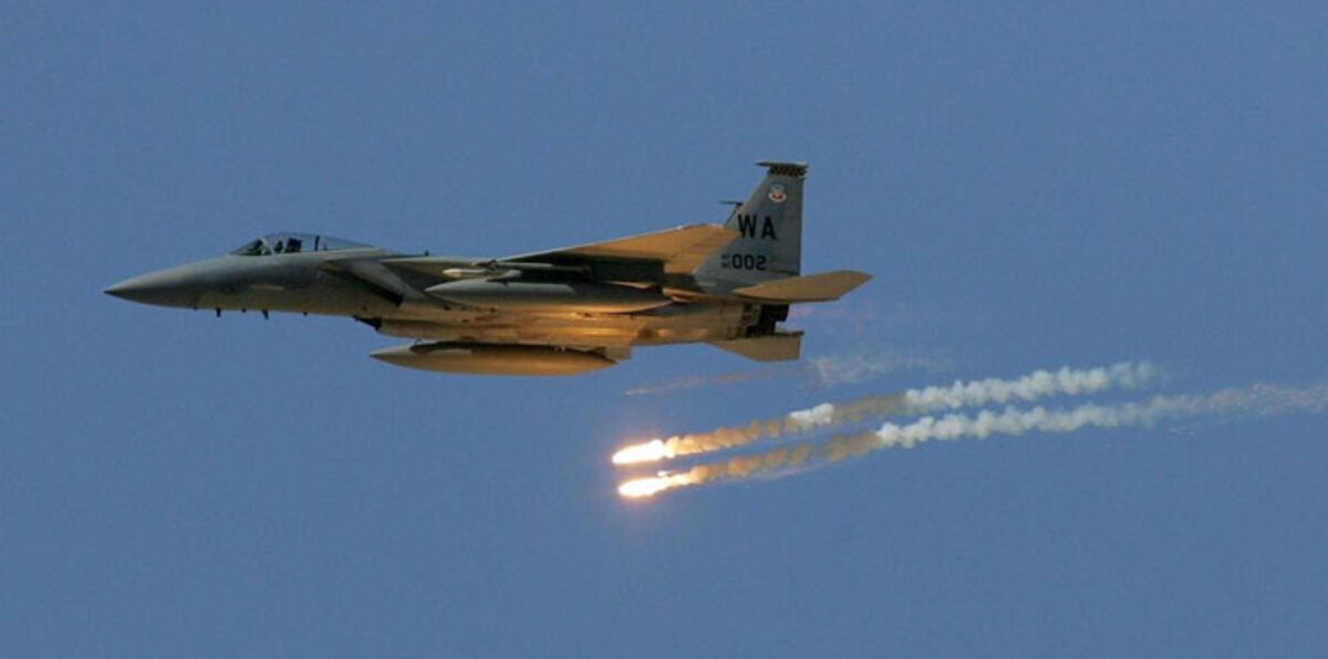 طائرات التحالف تدمر مصنع صواريخ للحوثيين في صنعاء