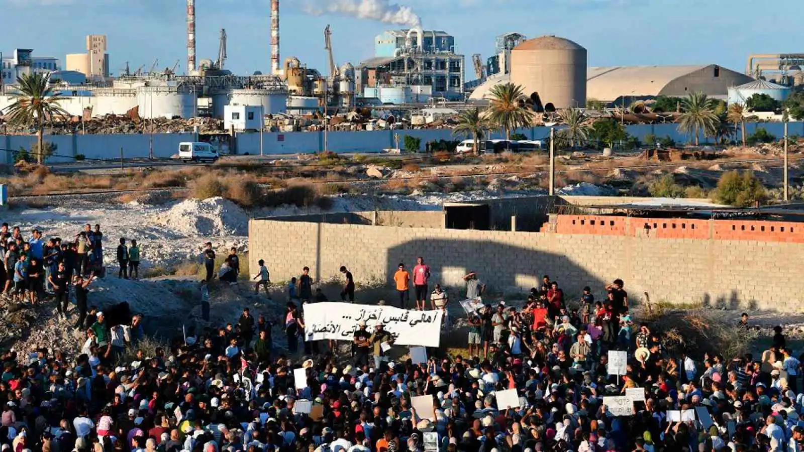 تونس.. الغضب يتصاعد ودعوات لإعلان قابس منطقة "منكوبة"