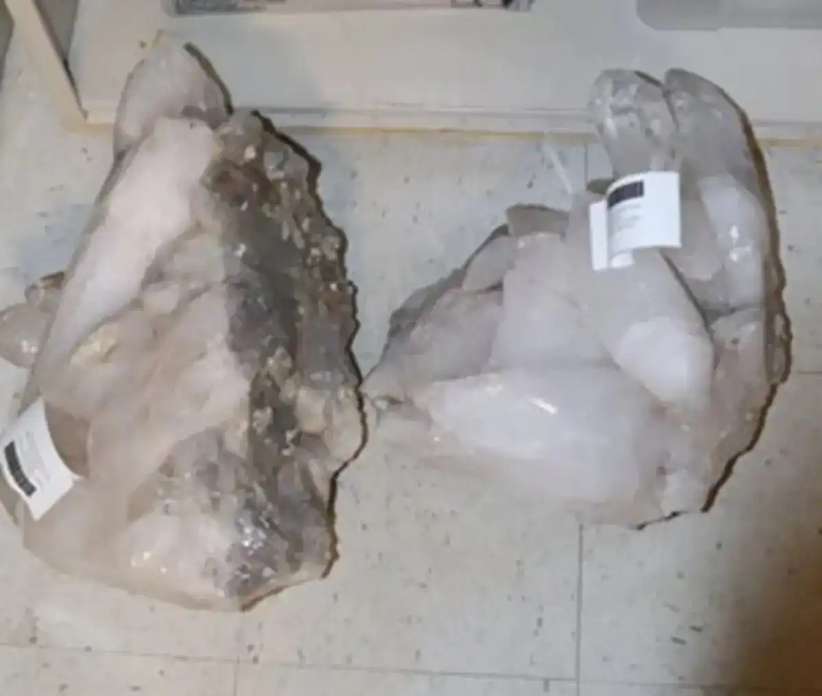 الاحجار الكريمة التي سرقها كايل فولكس