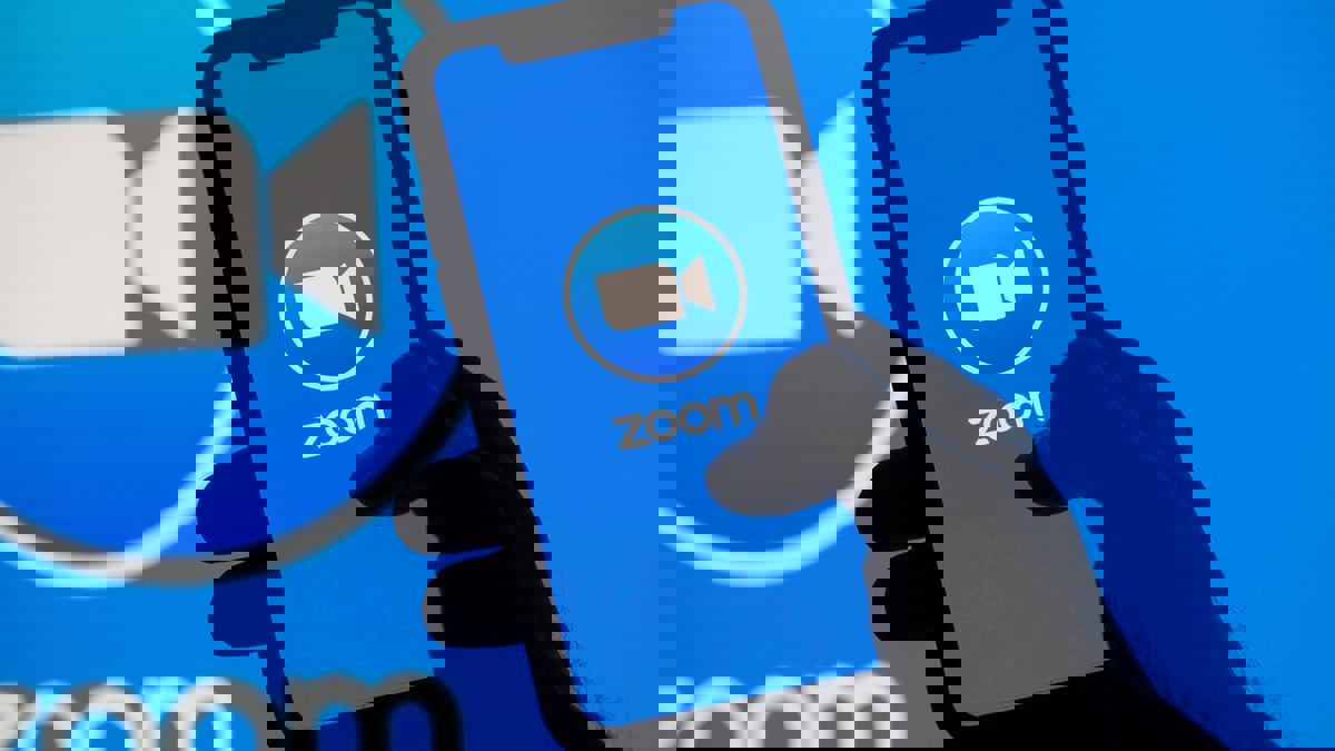 "زووم" تتيح التحديث التلقائي على "ويندوز" و"ماك أو إس"