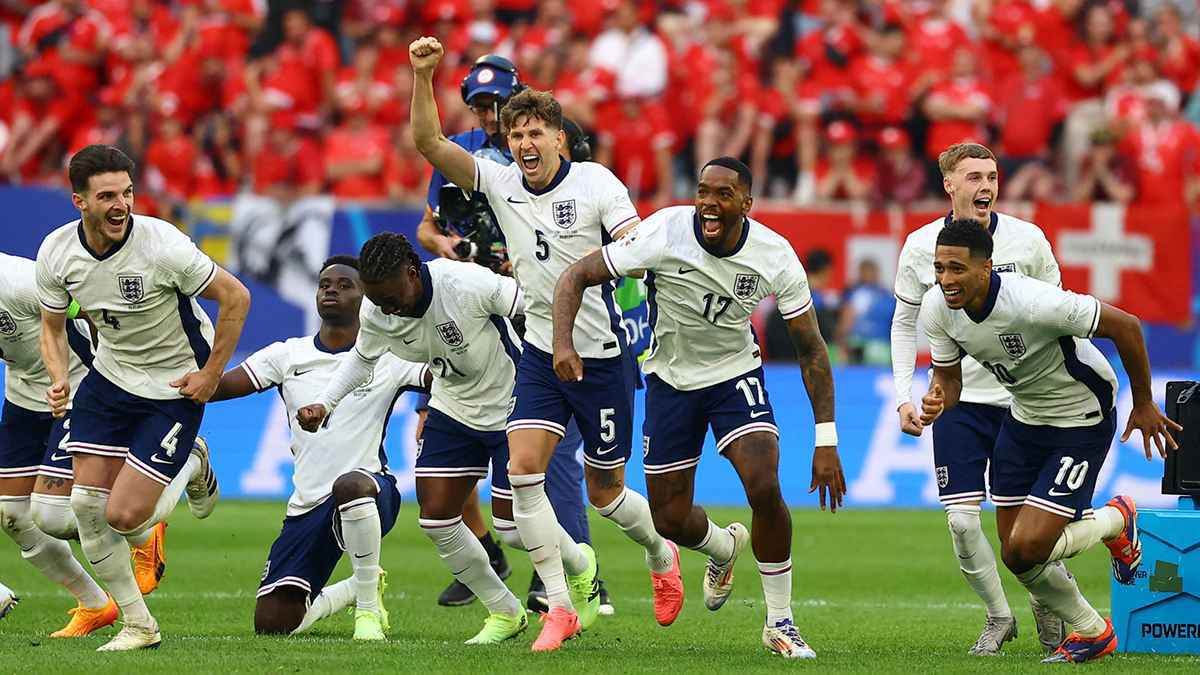 غريليش وكين وساكا يقودون "آخر" قائمة لكارسلي مع منتخب إنجلترا