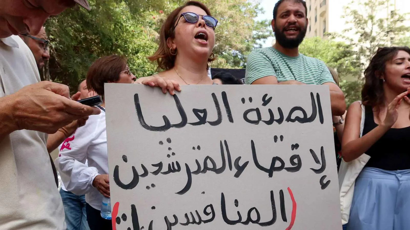 تونس.. إضراب عام واحتجاجات للمحامين عشية الانتخابات الرئاسية