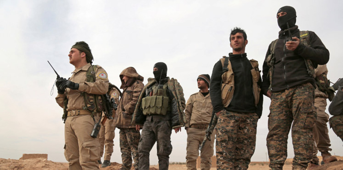 هل زودت أمريكا القوات الكردية في سوريا بأسلحة متطورة؟