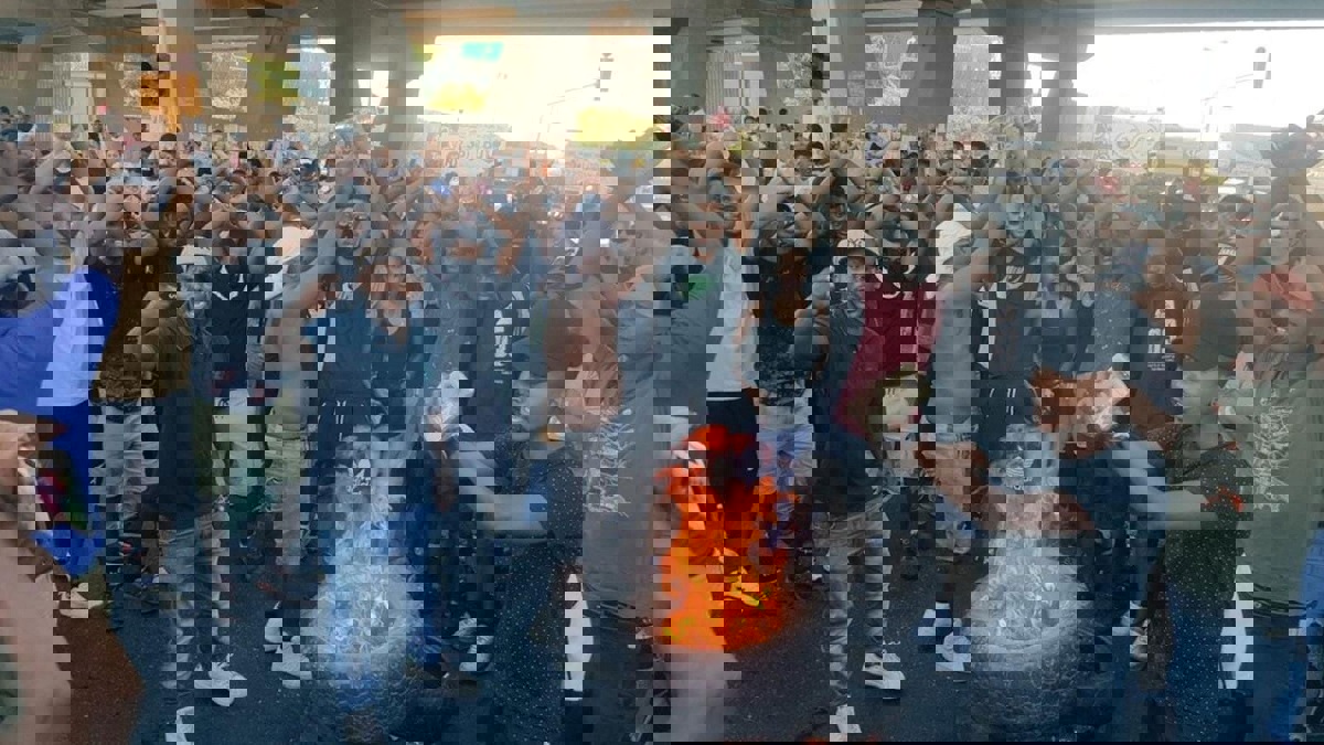 لليوم الرابع.. يهود "الفلاشا" يواصلون احتجاجاتهم الغاضبة في "تل أبيب"