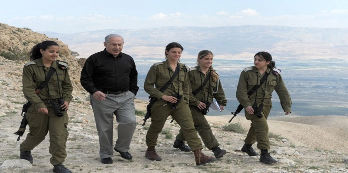 عسكريون يحذرون من تقديم المجندات  الإسرائيليات "هدية" لحماس (صور وفيديو)