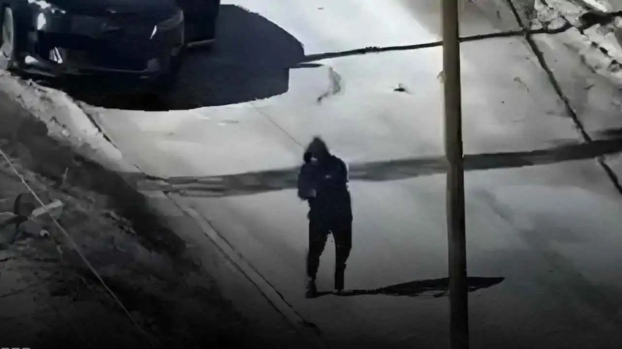 هل يشعل "المسلح الغامض" شرارة انهيار اتفاق وقف النار في غزة؟