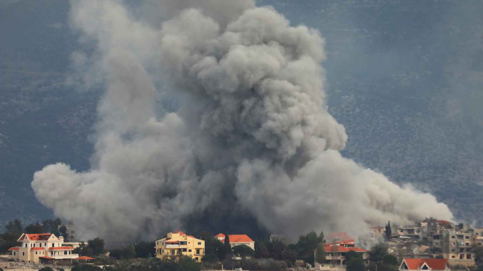 "وول ستريت جورنال": الحرب أعادت بيروت المحاصرة إلى "دائرة اليأس"