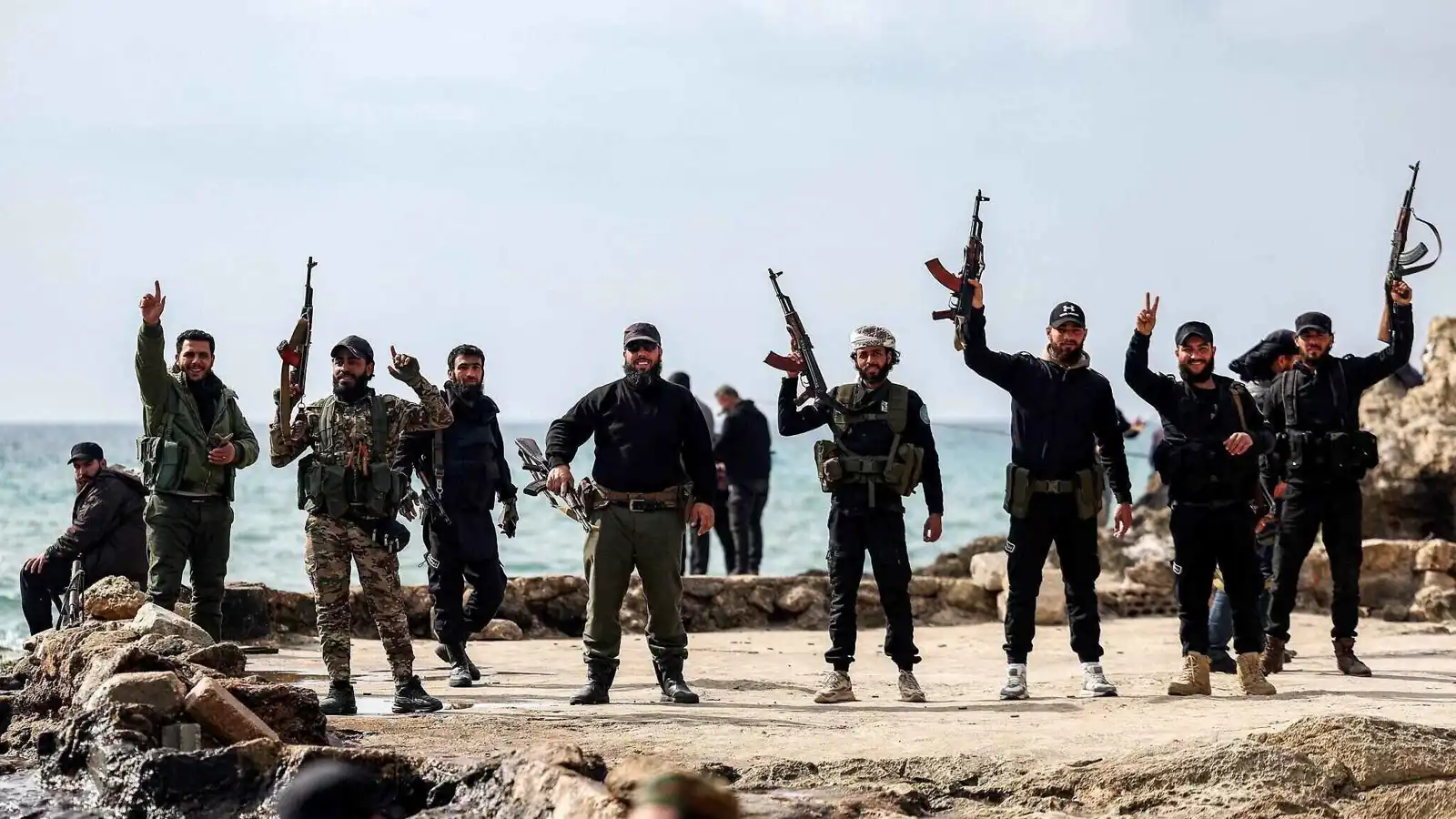 "الخطر الأكبر".. أين وصل ملف المقاتلين الأجانب في سوريا؟