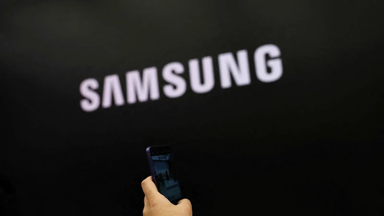 "سامسونغ" تكشف عن أحدث نموذج للذكاء الاصطناعي