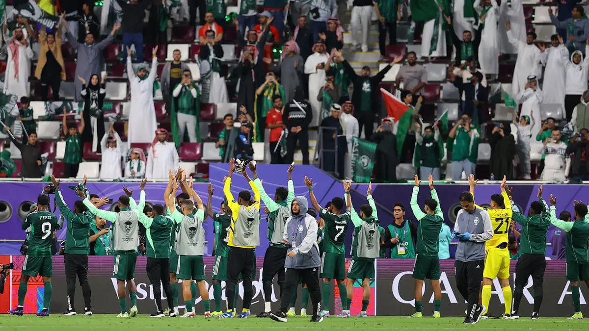 بسبب خطأ الحكم.. لحظات حبس الأنفاس في مباراة السعودية وعُمان (فيديو)