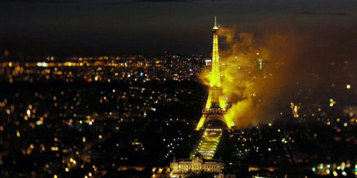 بالفيديو.. حريق كبير قرب برج إيفل في باريس