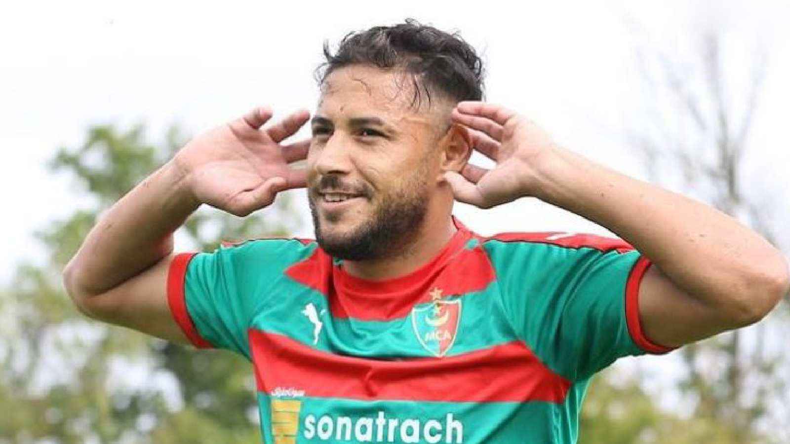 بعد أنباء رحيله إلى الترجي.. بلايلي يظهر في تدريبات مولودية الجزائر (فيديو)