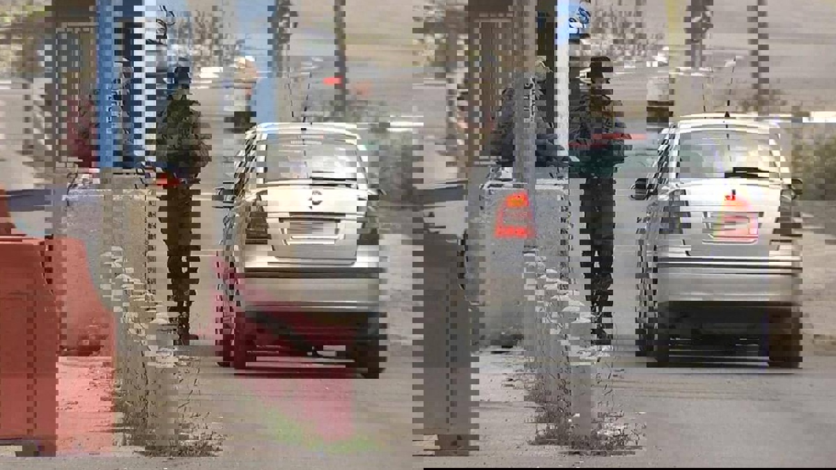 القوات الإسرائيلية تقتل فلسطينيا طعن شرطيا قرب القدس