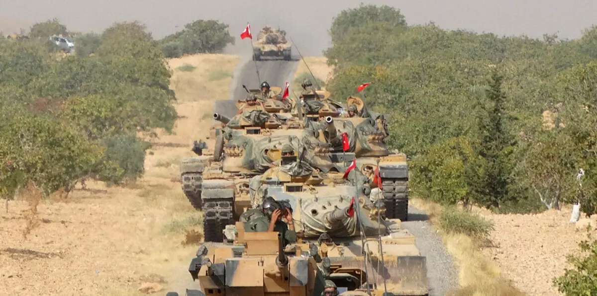 بالفيديو.. صاروخ كردي يدمر دبابة تركية في عفرين ويقتل طاقمها