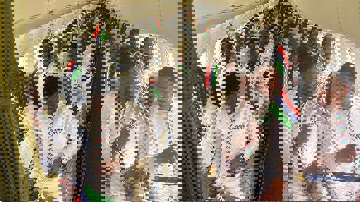 "كان يمكن أن نموت جميعا".. نجاة لاعبي منتخب غامبيا من كارثة جوية (فيديو)