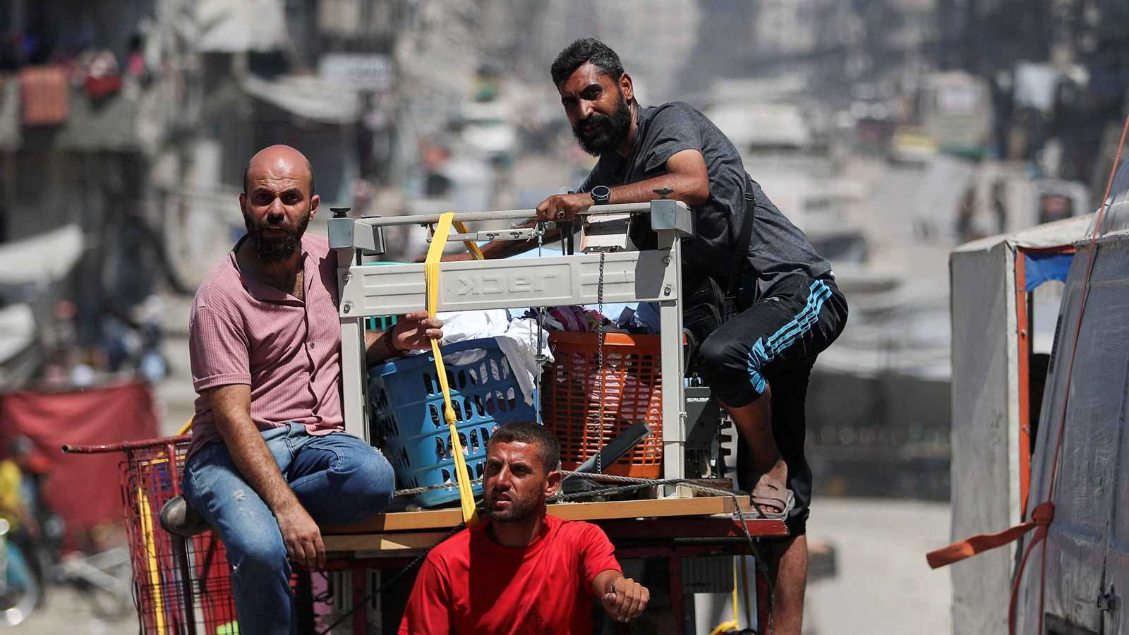 الجيش الإسرائيلي ينشر تسجيلا صوتيا يتهم حماس بمنع السكان إخلاء غزة