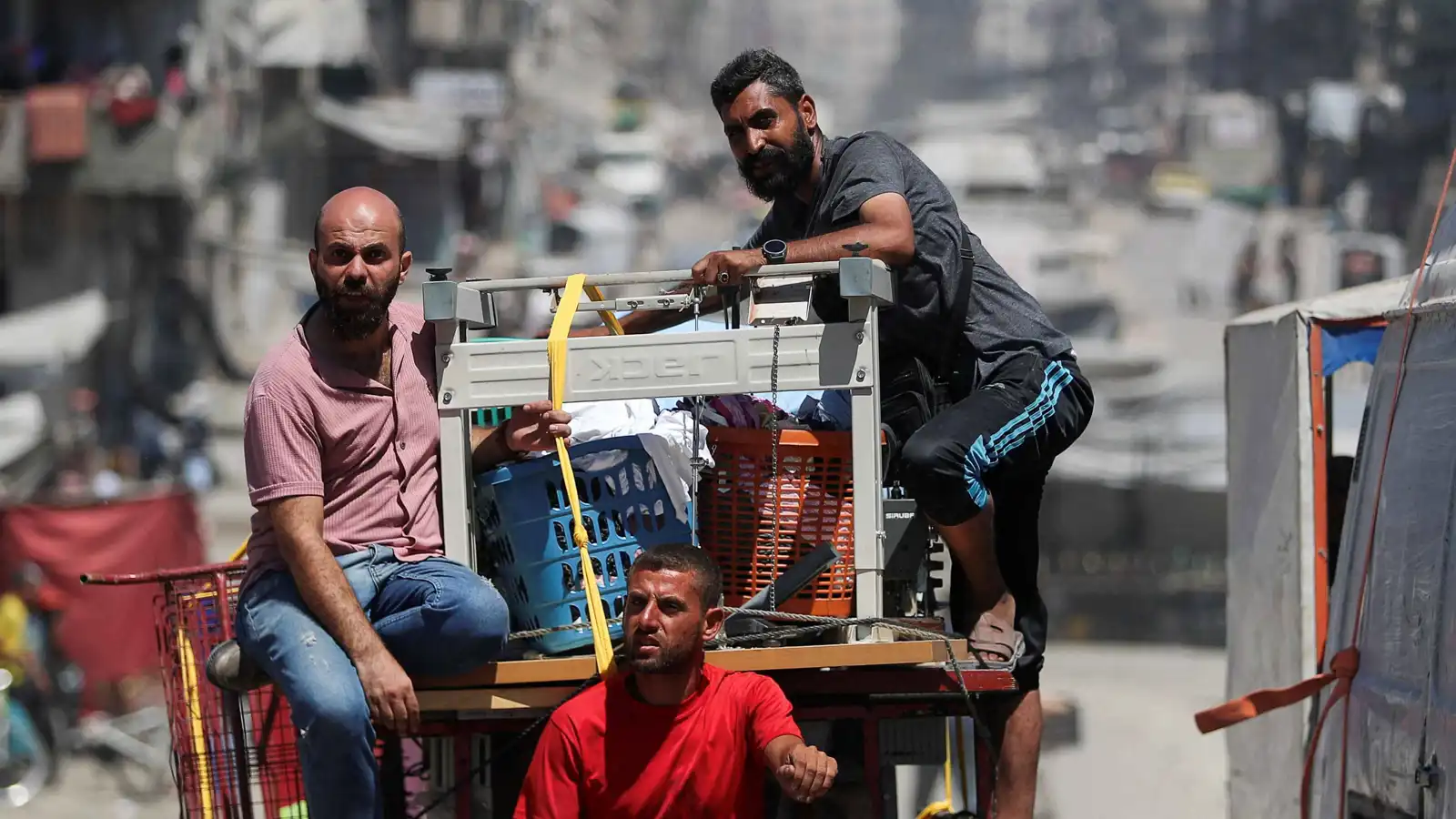 الجيش الإسرائيلي ينشر تسجيلا صوتيا يتهم حماس بمنع السكان إخلاء غزة