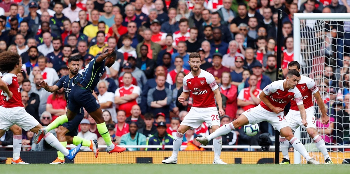 أهداف مباراة آرسنال ومانشستر سيتي.. رحيم ستيرلينغ وبرناردو سيلفا يتقدمان للسيتيزنز(فيديو)