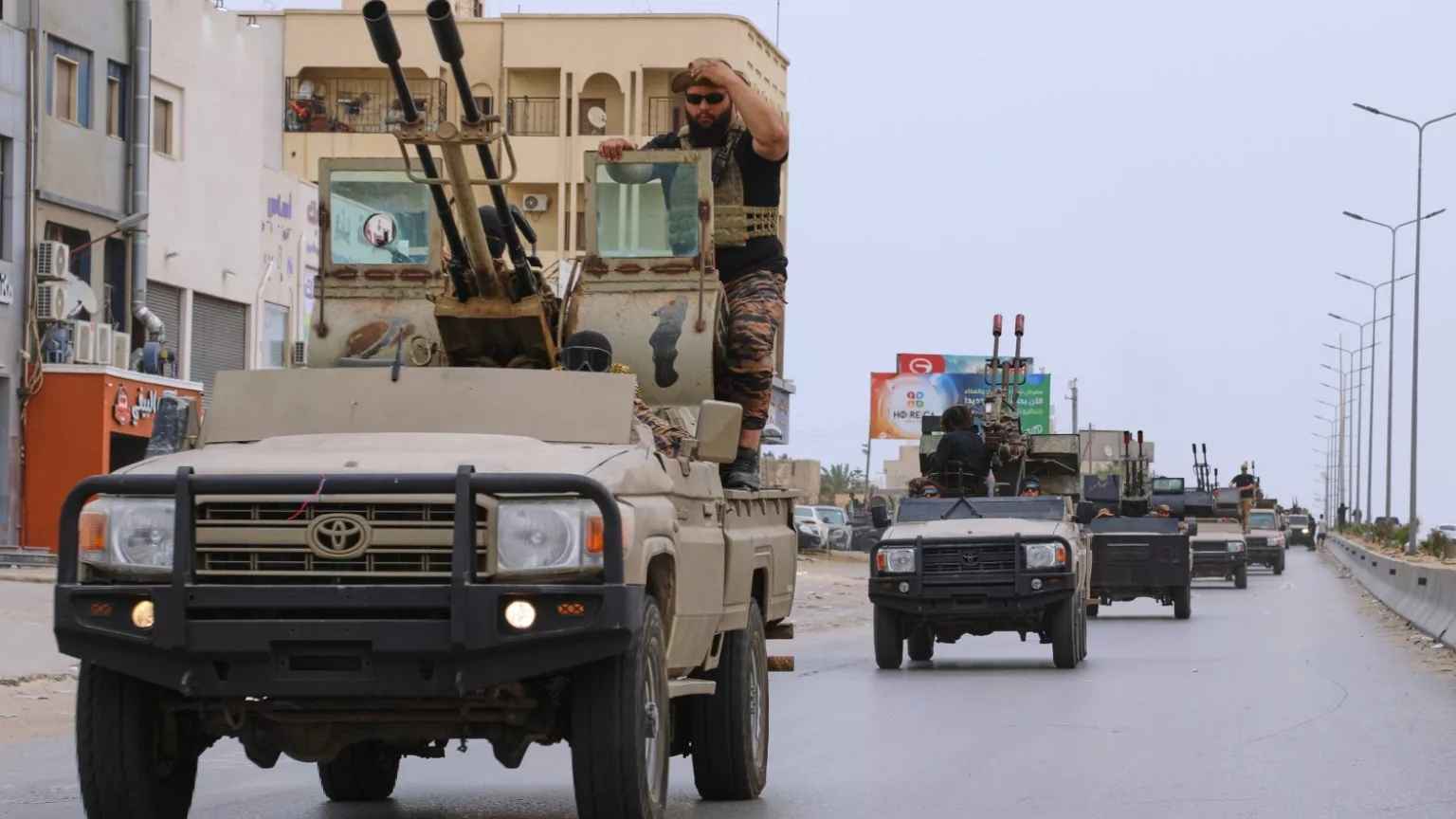 تحشيد وتحركات عسكرية.. مخاوف من تفجر الوضع في طرابلس (فيديو)