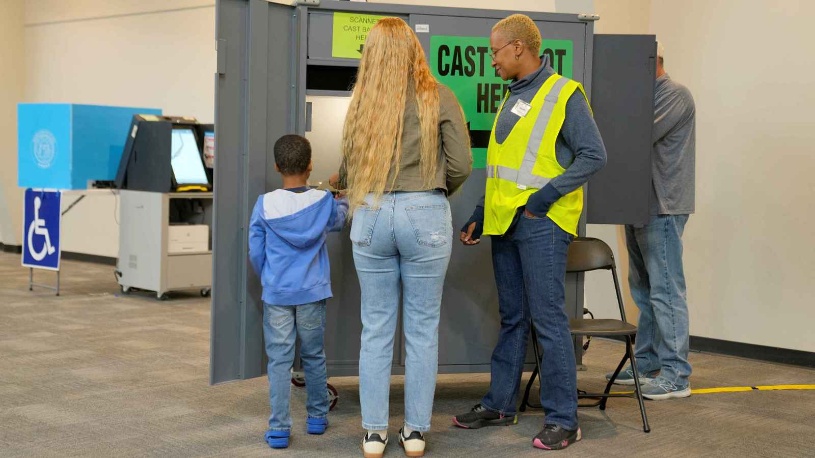 السباق للبيت الأبيض.. 47 ولاية تبدأ التصويت