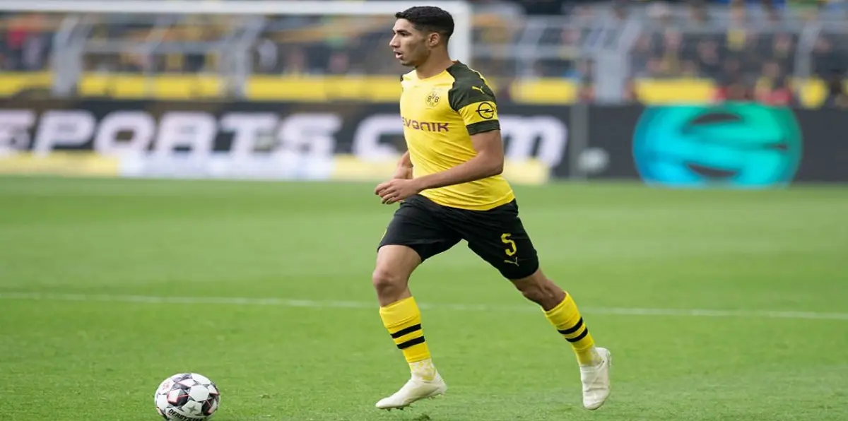 أشرف حكيمي ينافس كيليان مبابي وكلويفرت على جائزة الفتى الذهبي