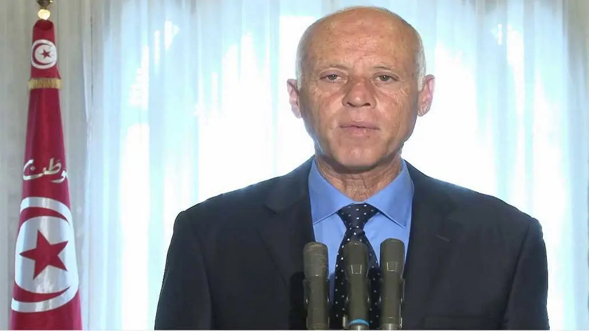 من هو قيس سعيد مفاجأة الانتخابات التونسية؟