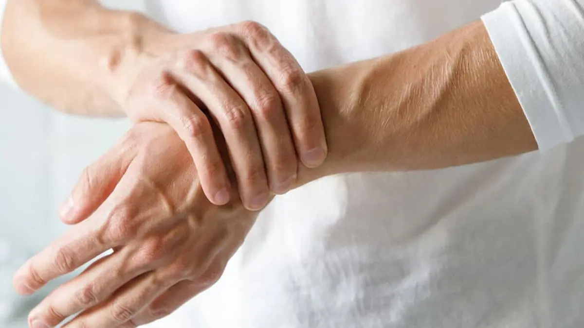 دراسة تكشف سبب ارتفاع خطر إصابة النساء بالتهاب المفاصل