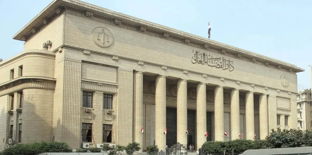 مصر.. السجن 15 عامًا لإمام مسجد بقضية "اقتحام قسم شرطة" في القاهرة