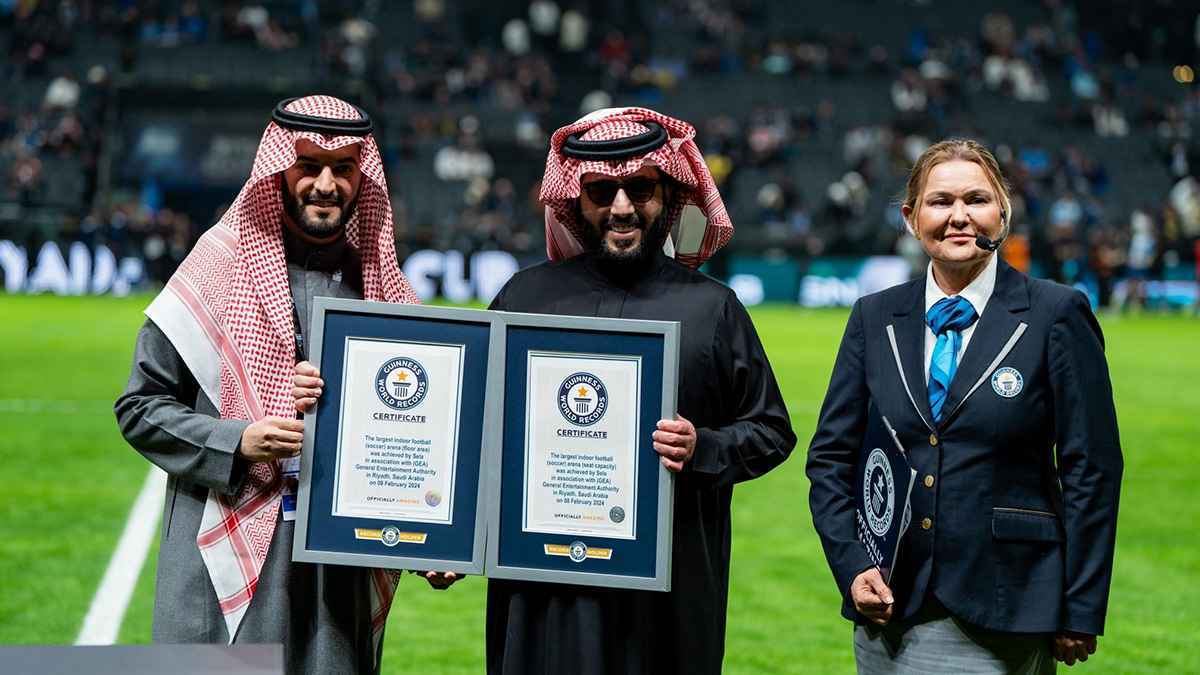 زعيم نصف الأرض: تعليق ناري من تركي آل الشيخ بعد فوز الهلال على مانشستر سيتي