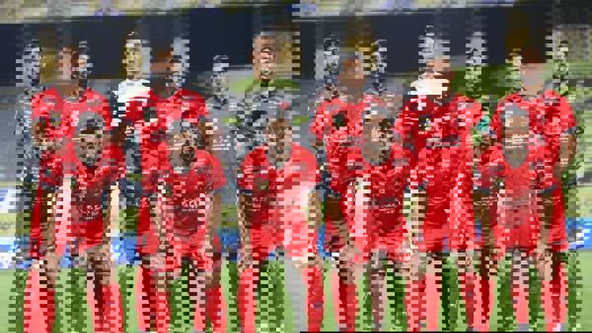 إلقاء قنابل يدوية على حافلة فريق برسبوليس الإيراني (فيديو)