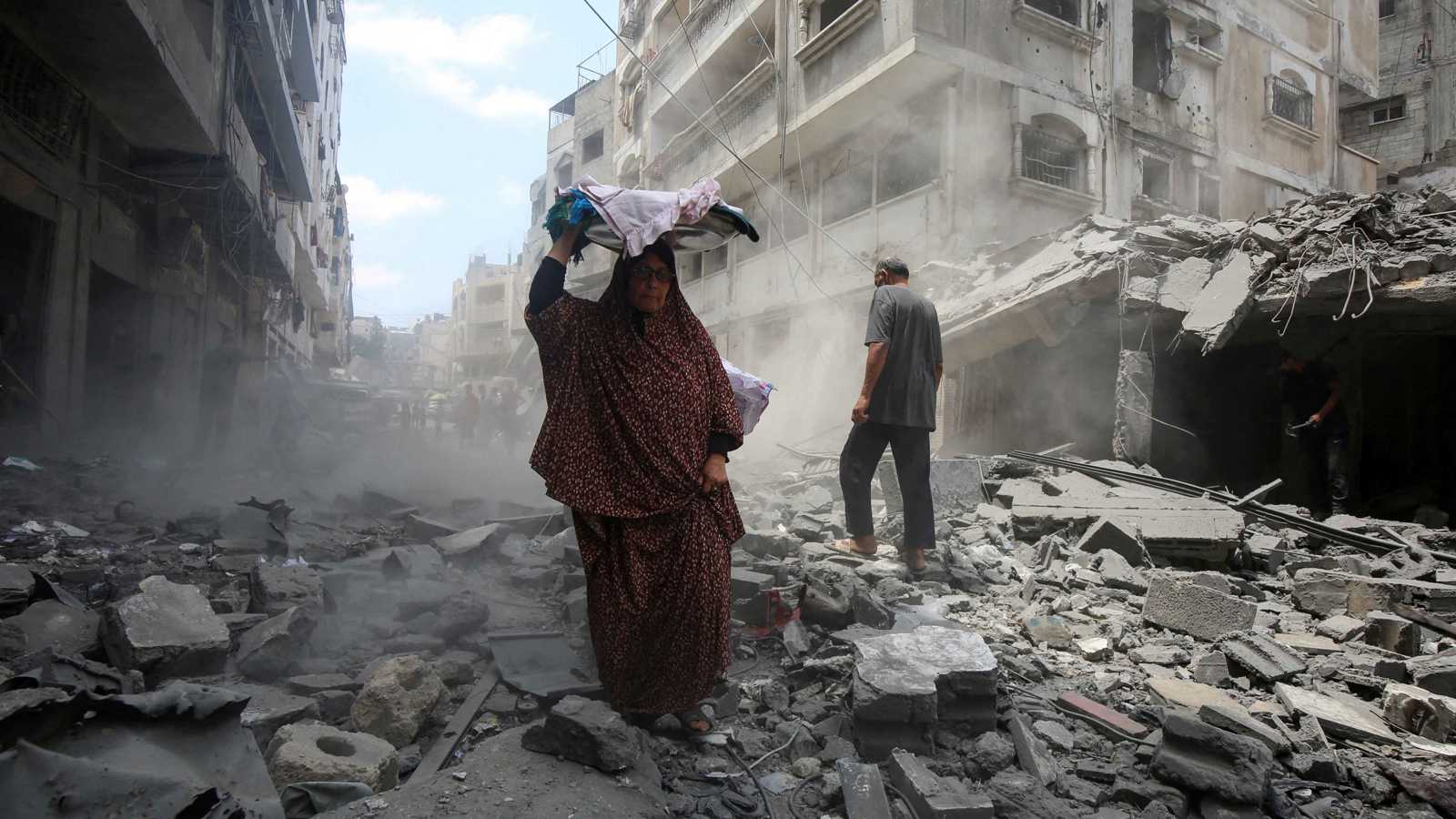 بينهم طالبو مساعدات.. مقتل 20 فلسطينيًا في غارات إسرائيلية على غزة